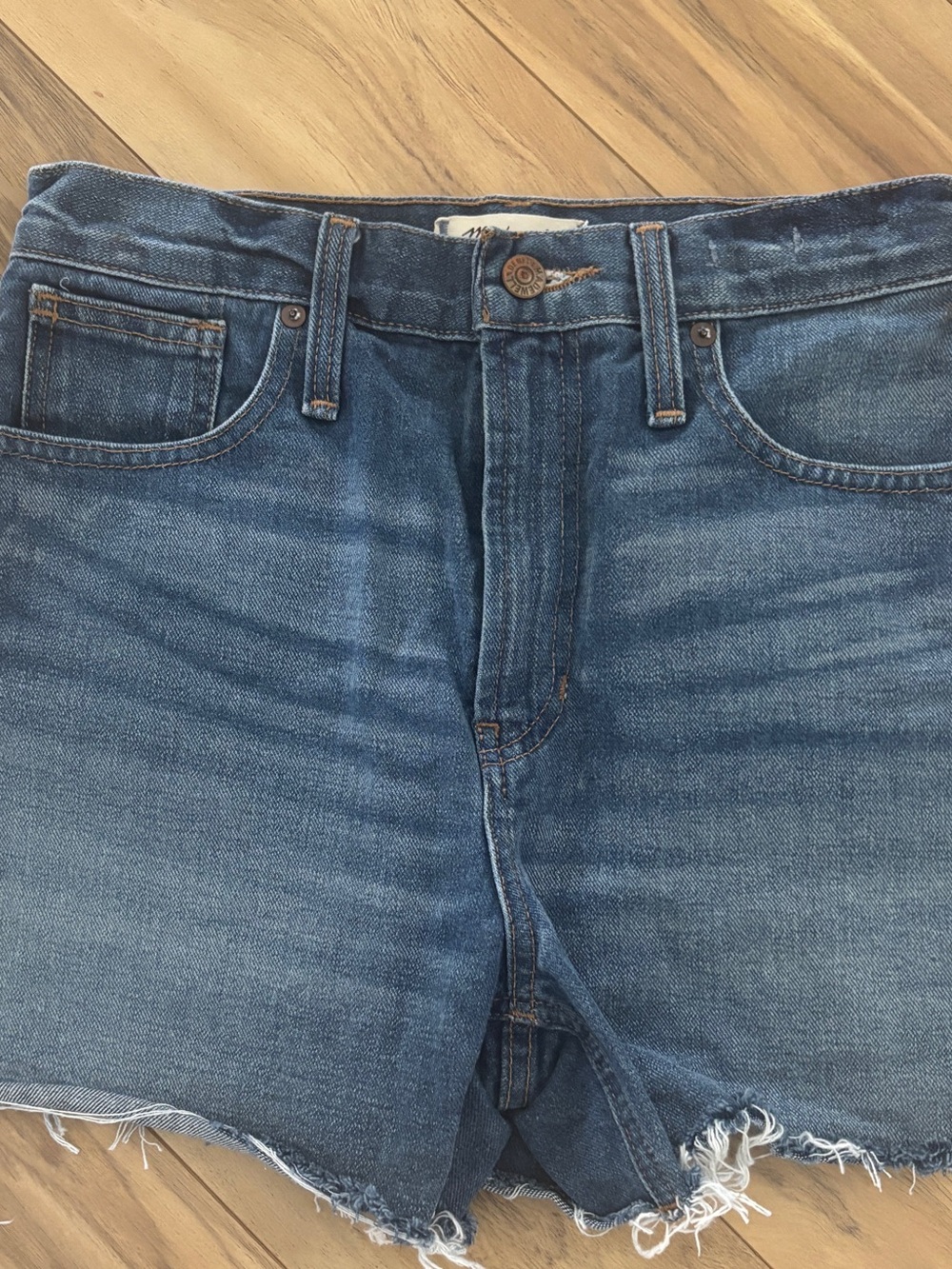 Madewell Women’s Blue Denim Slim Jeans Shorts Priced to Sell. Size 26
